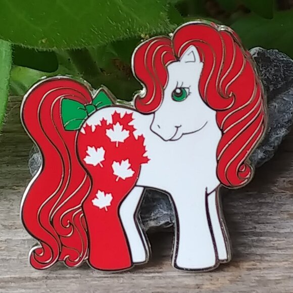 Maple pony / horse mascot metal pin from 2022 - Picture 1 of 1